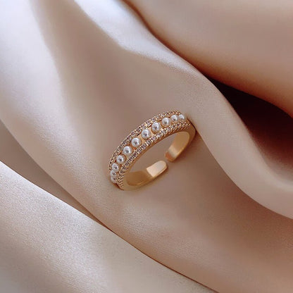 Exclusive Pearl and Gold Luxury Ring